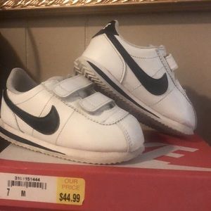 Nike Cortez black and white low tops Velcro straps sz 7 toddler
